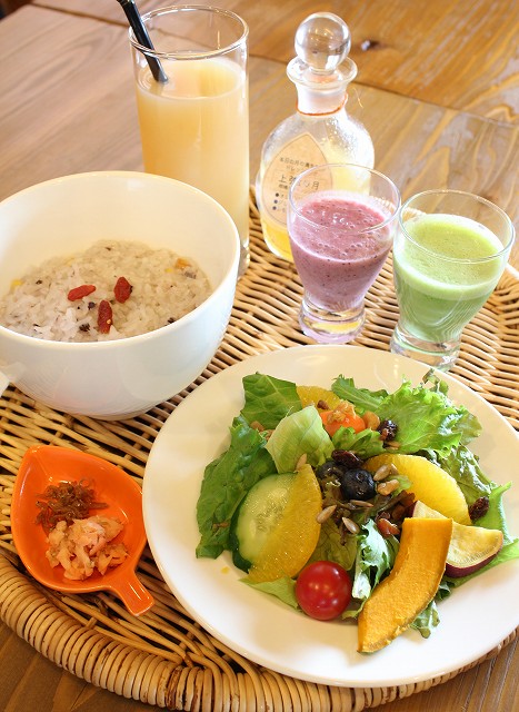 朝食