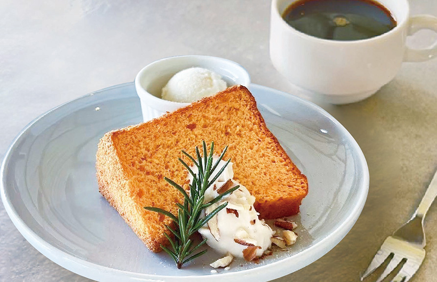 カフェケーキ cake with organic vegetables